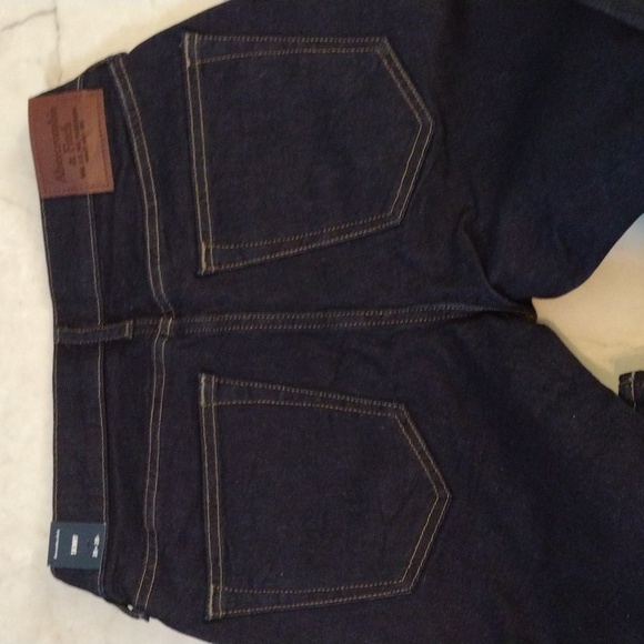 Abercrombie & Fitch Men's skinny Jeans. - Picture 11 of 11